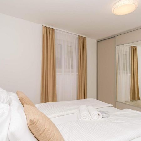 Apartmani Simi - The Sun Crikvenica Exteriör bild
