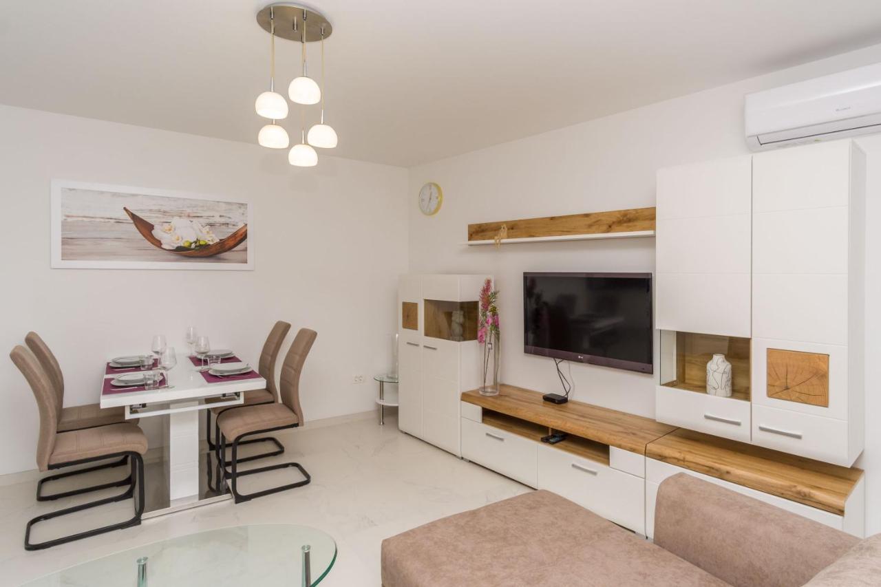 Apartmani Simi - The Sun Crikvenica Exteriör bild