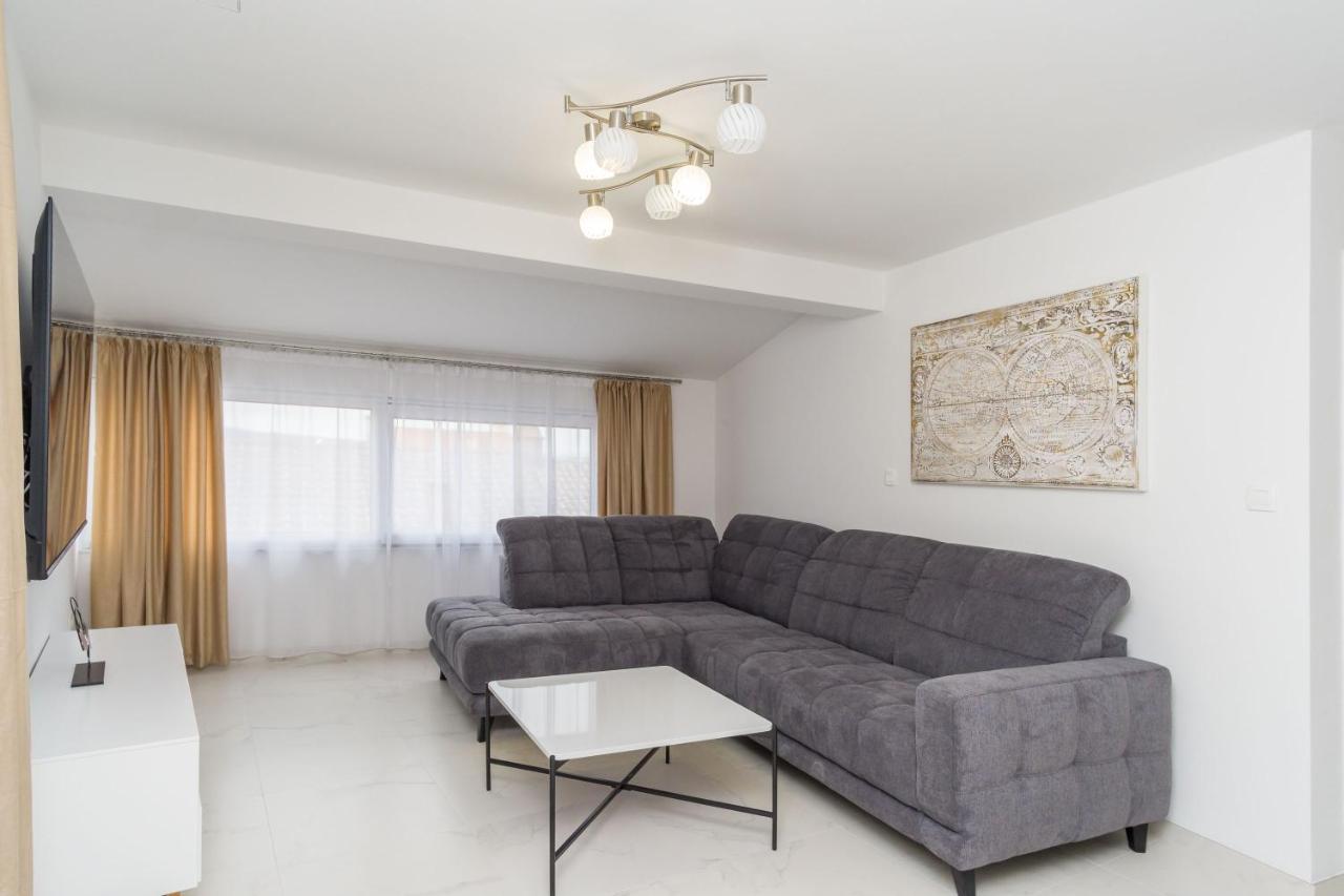 Apartmani Simi - The Sun Crikvenica Exteriör bild