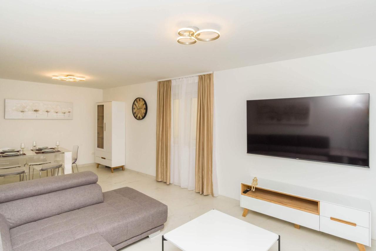 Apartmani Simi - The Sun Crikvenica Exteriör bild